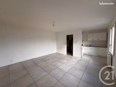 studio 1 pièce 29 m²