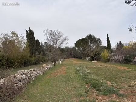 terrain 2 400 m² saint maximin la sainte baume
