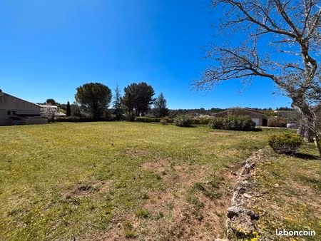 terrain 1 121 m² salernes