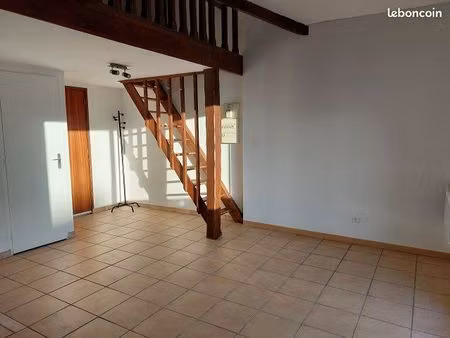 studio 1 pièce 30 m²