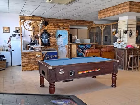 à louer local 200 m²