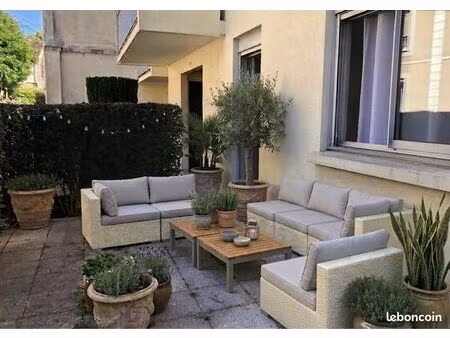 grand studio meublé résidence fermé centre ville