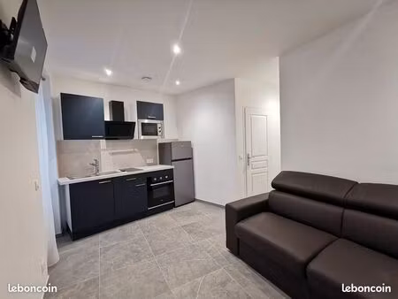 studio renové et meublé 23m² - sens centre