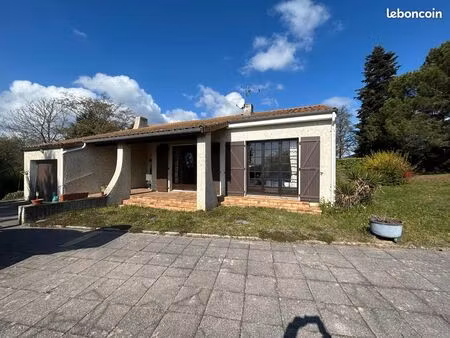 propriété 4 pièces 1961 m²