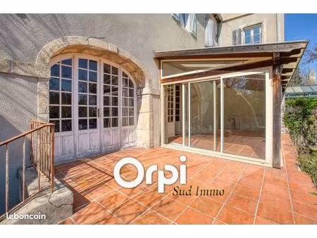 appartement 5 pièces 204 m²