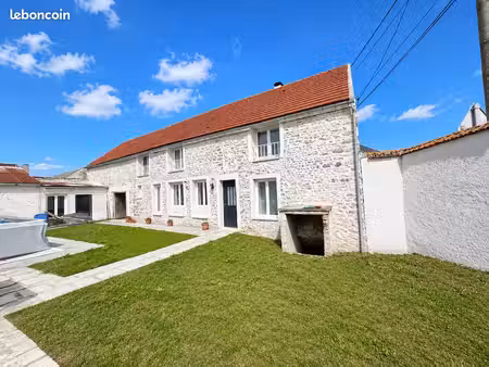 propriété 6 pièces 142 m²