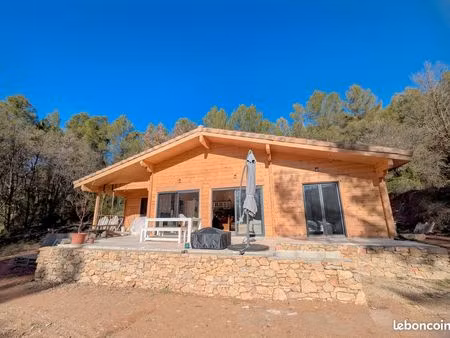 maison récente de plain pied au calme  terrain 6000m2