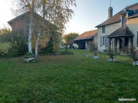 maison individuelle+dépendances+terrain 860m2