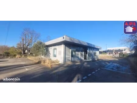 bureaux 142 m² saint jean du falga