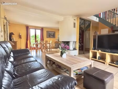 maison 7 pièces 143 m²