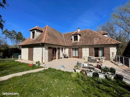 propriété 10 pièces 214 m²