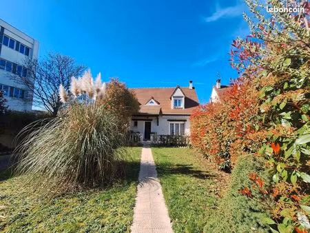 maison avec jardin et sous sol 135m2