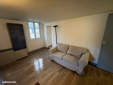 2/3 pièces centre ville sedan 58m2