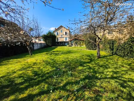 maison familiale en pierre meulière