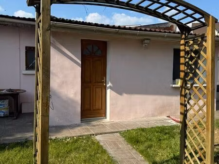 maison en annexe 3 pièces à louer