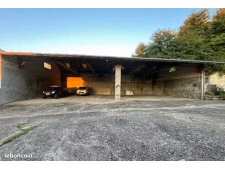 emplacement de stationnement pour véhicules légers ?️