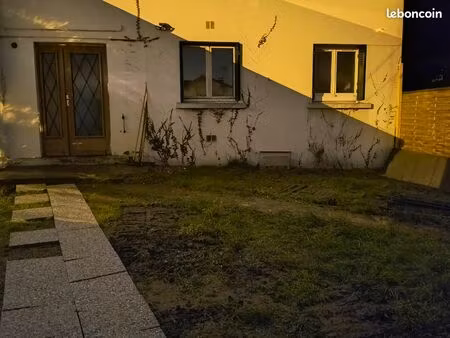 t3 en rez de jardin avec 2 chambres  1 grand jardin et 1 terrasse