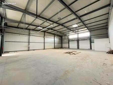 entrepot - logistique 700 m² les arcs