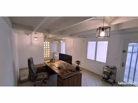 bureau de 42 m² lumineux à la garde