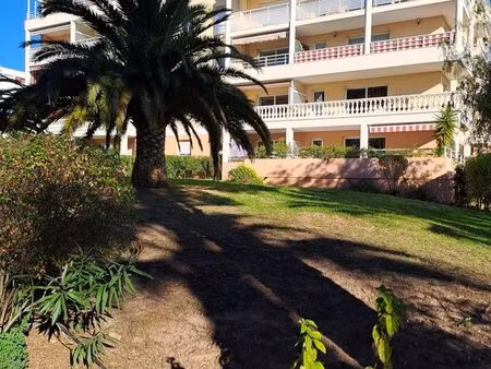 loue 2 pièces à l'année