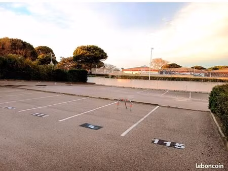 place de parking sécurisé