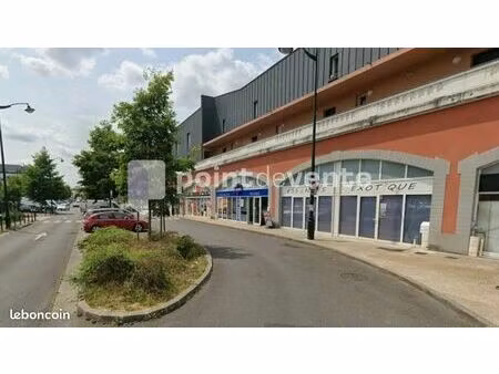 local commercial 300 m²