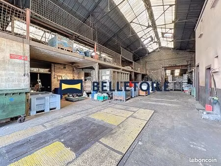 local logistique 1 038 m²