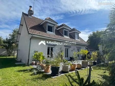 maison 6 pièces 136 m²