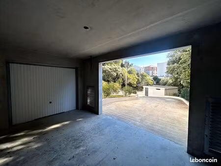 parking/box 30 m² bastia