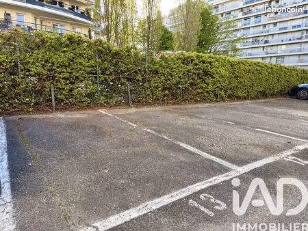 parking/box 11 m² courbevoie