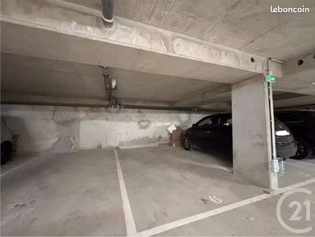 place de parking à louer