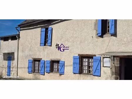 maison de village plus 2 maisonnettes à restaurer