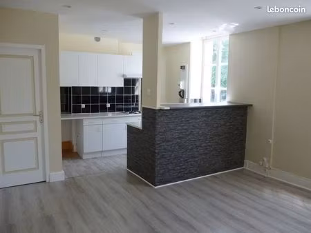 f2 limite st savine proche gare