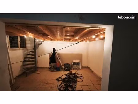 local de stockage 40 mètres carrés