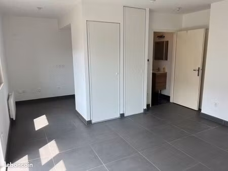 charmant appartement 25 m² aux lilas (93260)