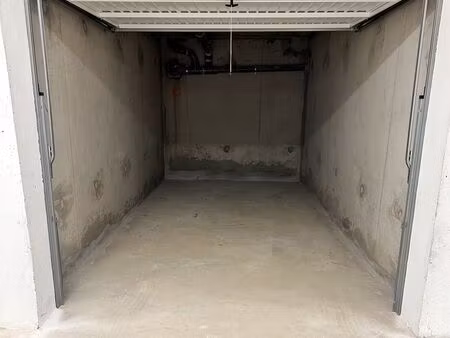 garage fermé à louer - ajaccio