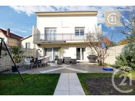 pavillon 9 pièces 229 m²