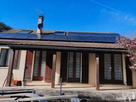 maison lumineuse au cœur de la campagne aveyronnaise