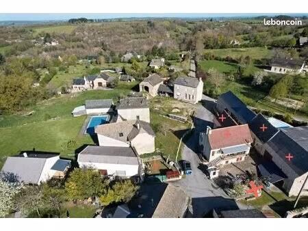 maison familiale 99 m2 avec grange en pierre 210 m2