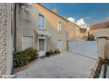 maison de bourg proche commerces