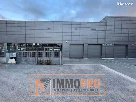 local 708 m² fréjus