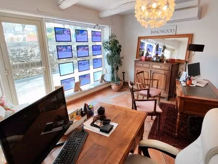 saint paul en foret beau local commercial avec vitrine en centre ville