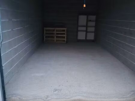 location demi-garage