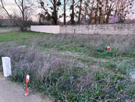 terrain 303 m² airan