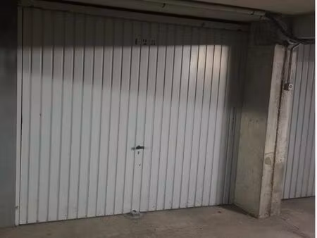 loue grand box parking rue curie suresnes - puteaux