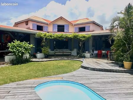 villa meublée 3 chambres vue mer  piscine  grande terrasse et jardin  à louer 4 mois de ju