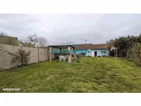 charmante maison avec jardin et garages