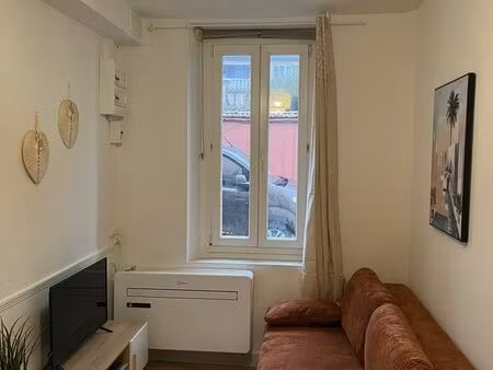 charmant studio rénové meublé et climatisé quartier des capucins