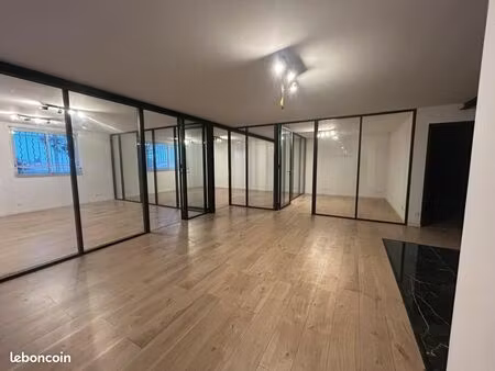 local d'activité 700 m²