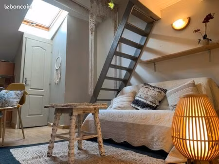 loue à carcassonne charmant studio mezzanine meublé “bohème”